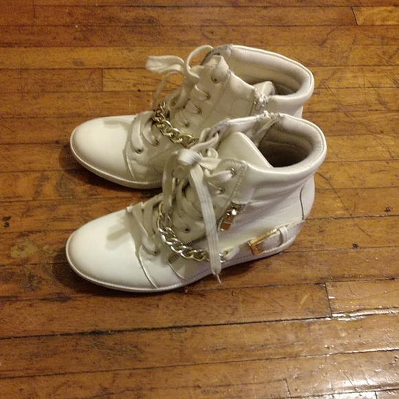 Wedge boot with zipper and buckle - Picture 2 of 2